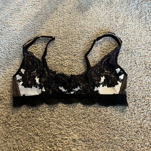 GUC Victoria Secret Quarter Cup Bra Size M